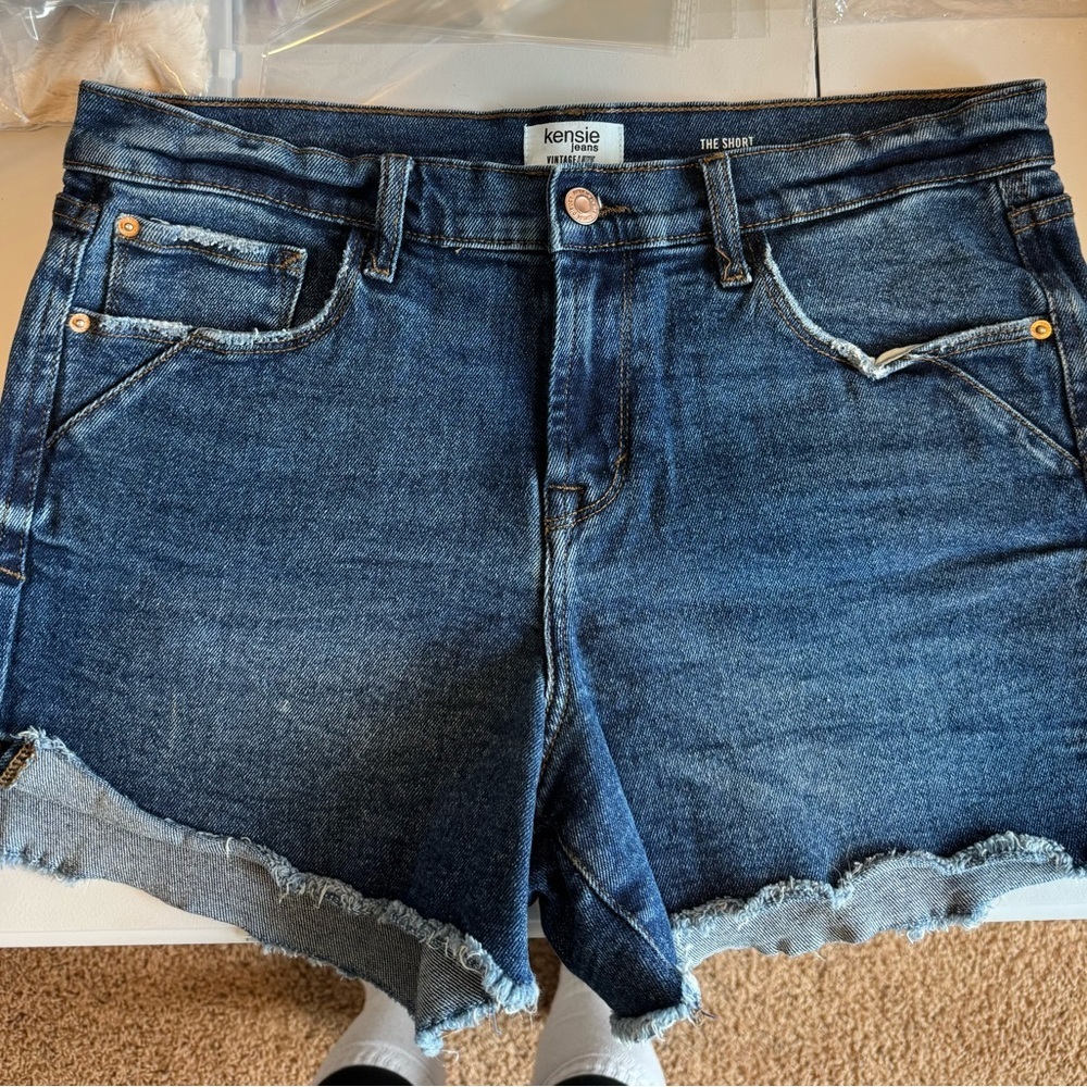Kensie VintageLuxe Blue Jean Shorts No Size Tag, 16” Waist
